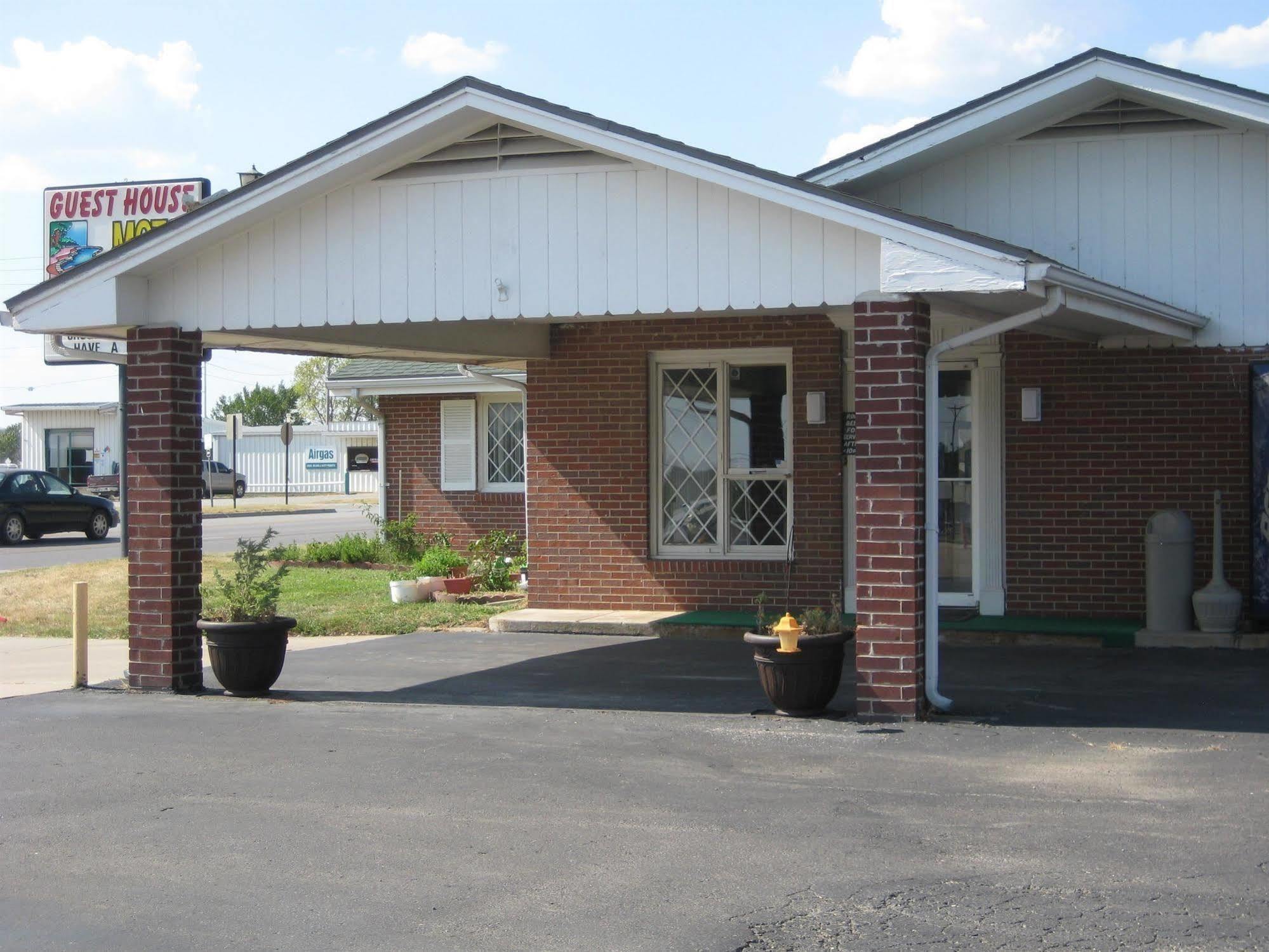 Guest House Motel Chanute Eksteriør bilde