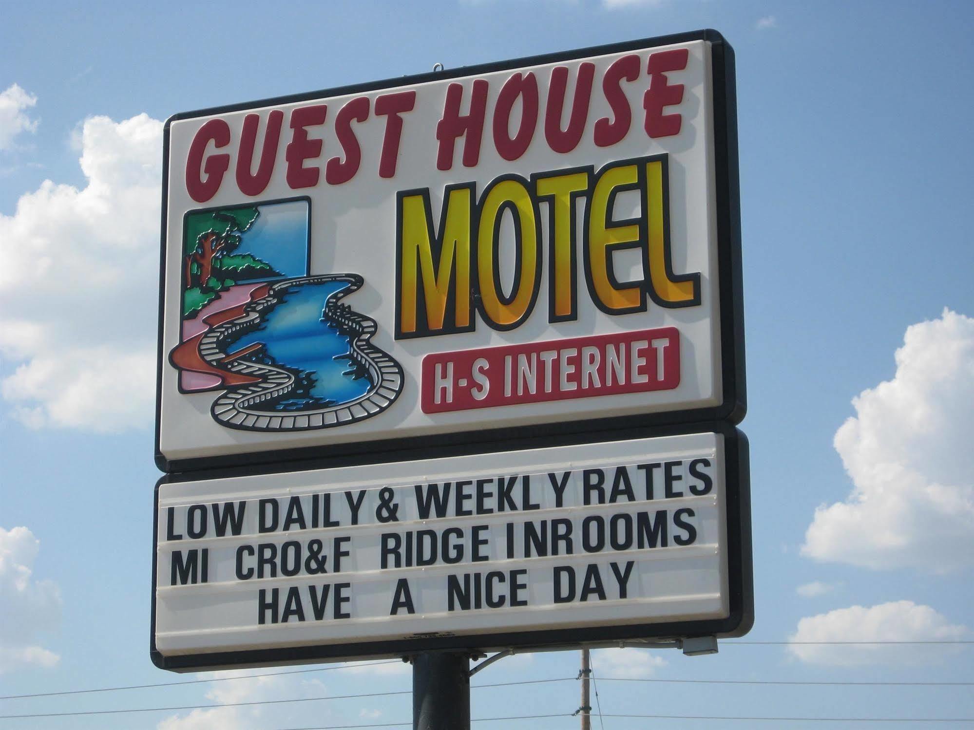Guest House Motel Chanute Eksteriør bilde